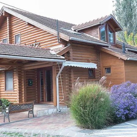 Vendégház Medora Park - Bagolyvár Rönkház Gárdony